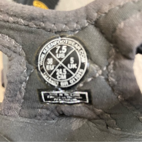 KEEN Sz 7.5 Rose Rubber Toe Cap Sole Multiple Straps Velcro Closure Sandals - Picture 5 of 9